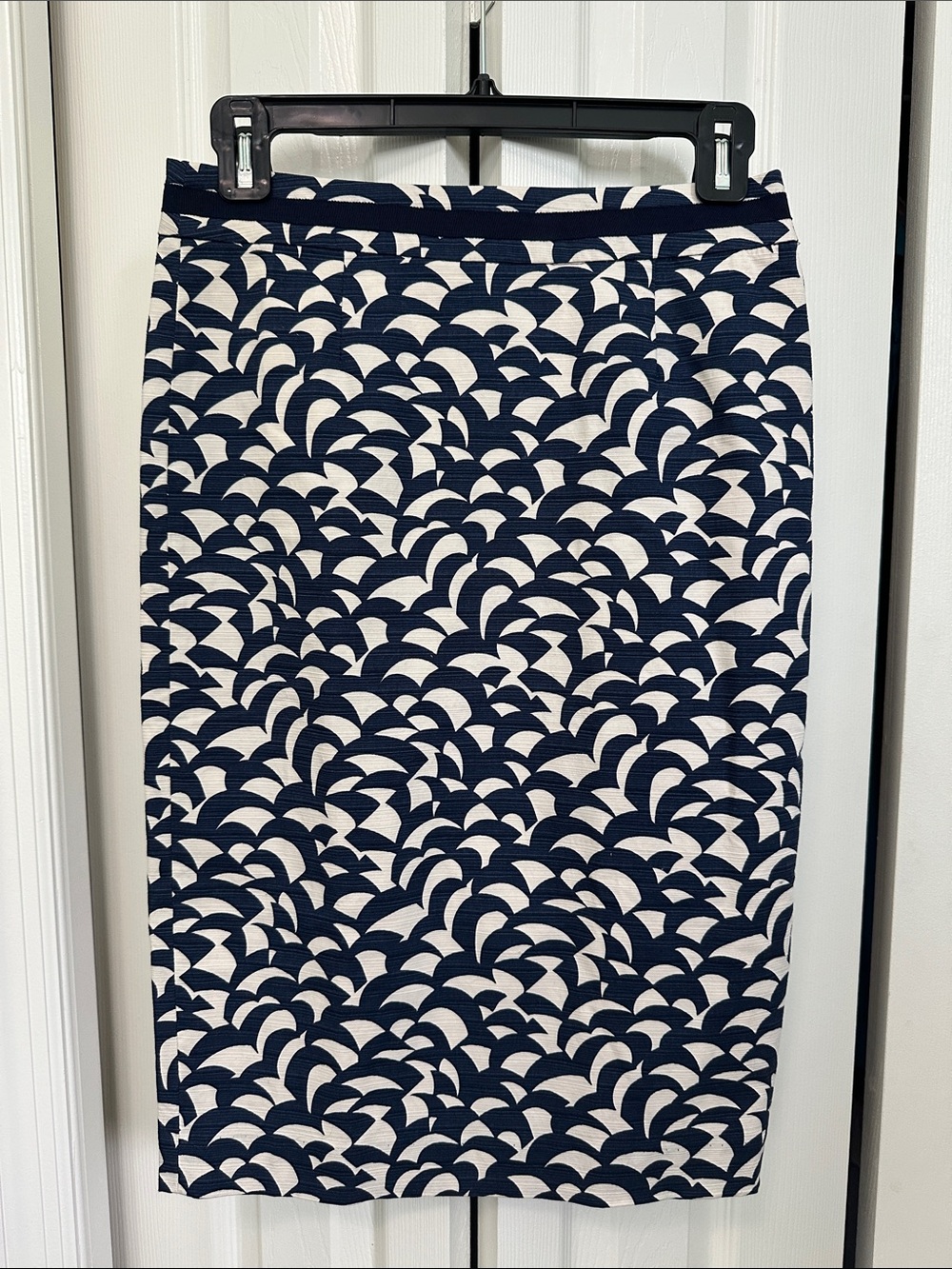 Boden Navy and White Scallop-Pattern Pencil Skirt